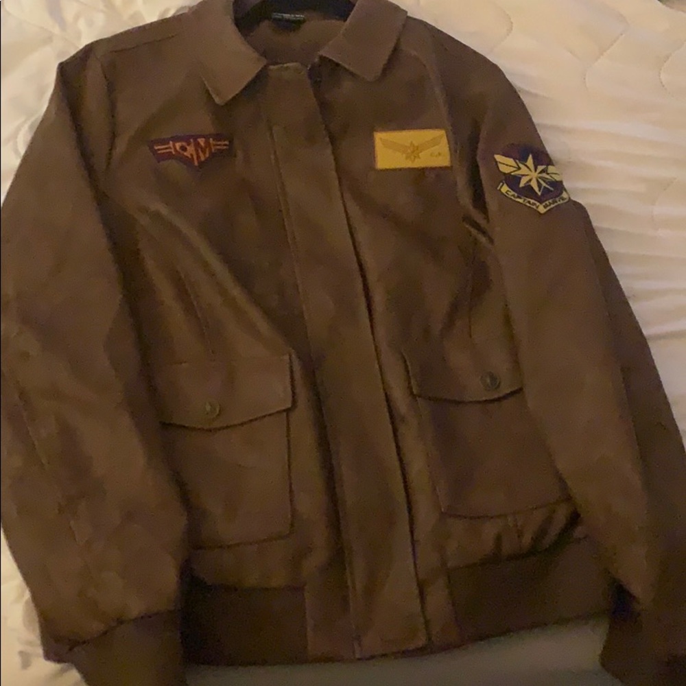 Authentic “her universe”captain marvel leather jkt